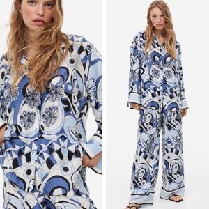 H&M Blue and White Patterned Top